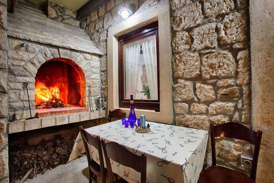 Apartment Domina Вис Экстерьер фото