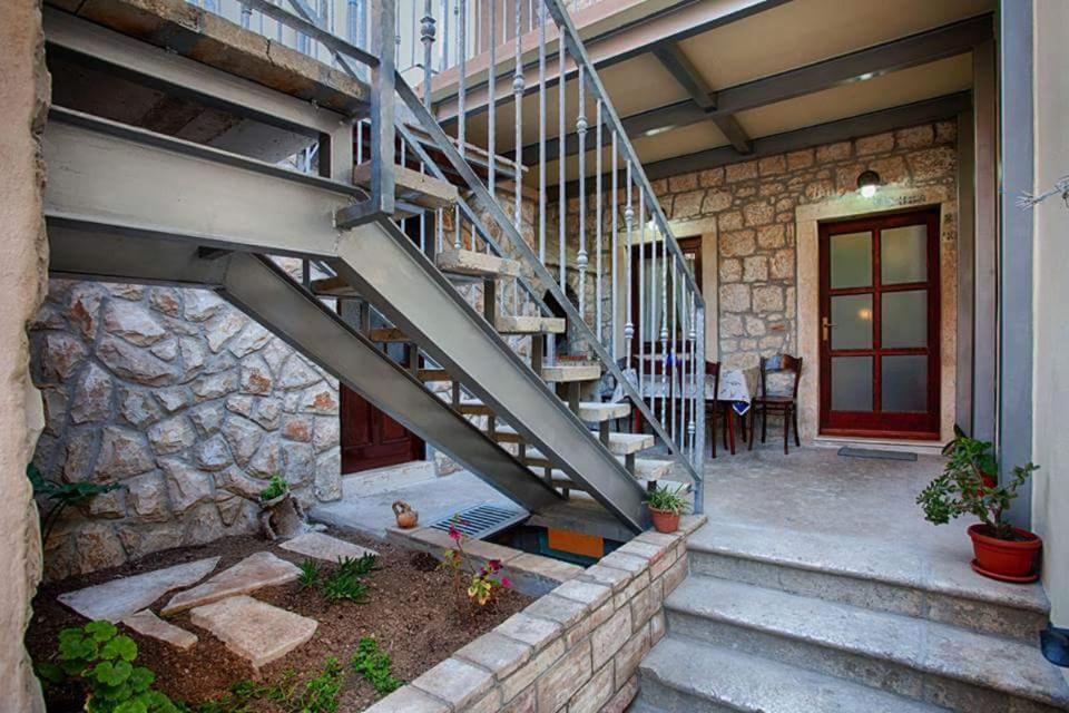 Apartment Domina Вис Экстерьер фото